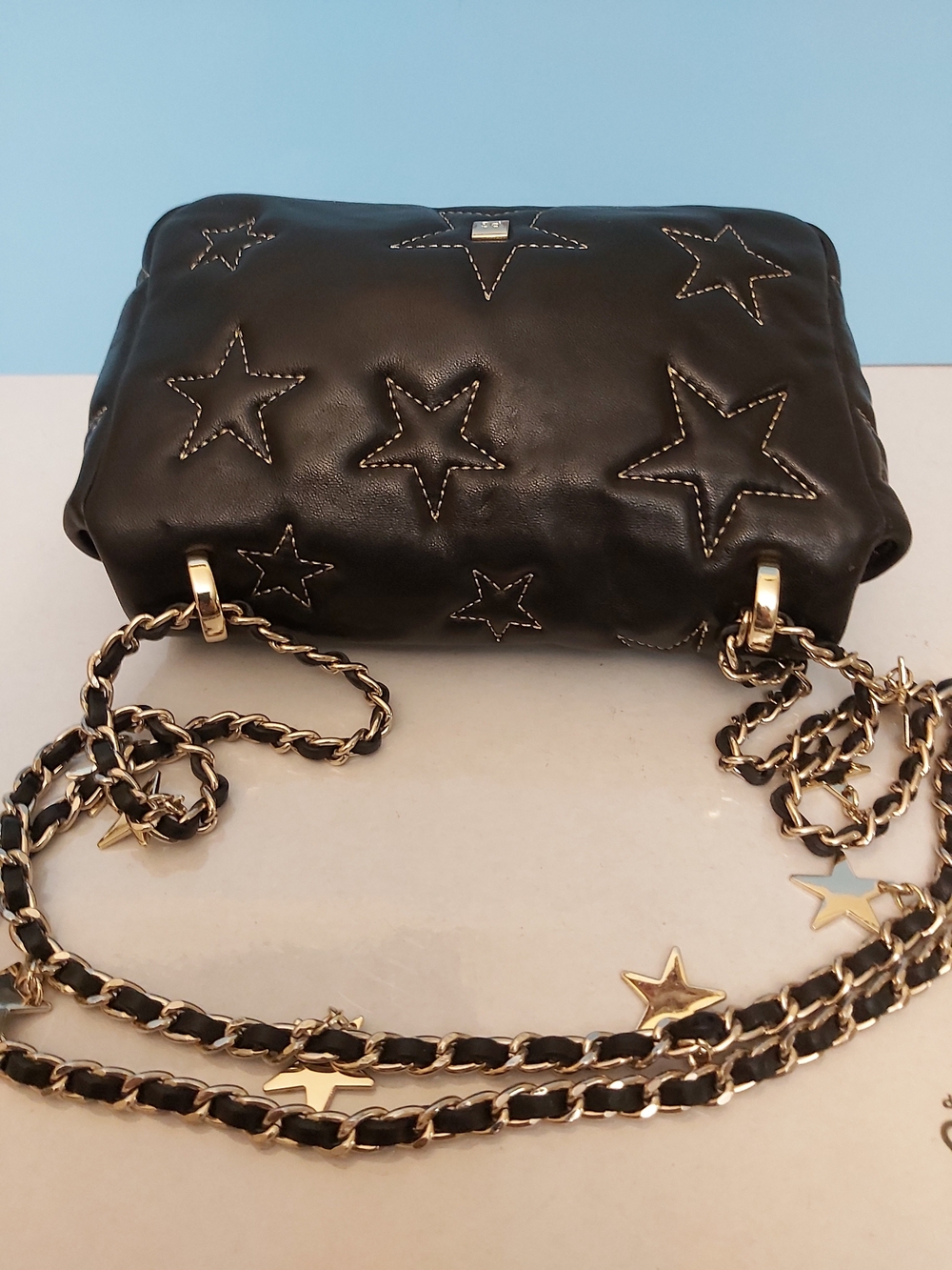 Black Star-Accent Quilted Leather Shoulder Bag with Gold Chain - Picture 9 of 16